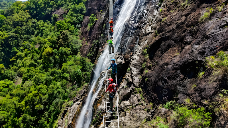 Conquering the adventurous peak of Do Quyen waterfall 2 days 1 night (19)